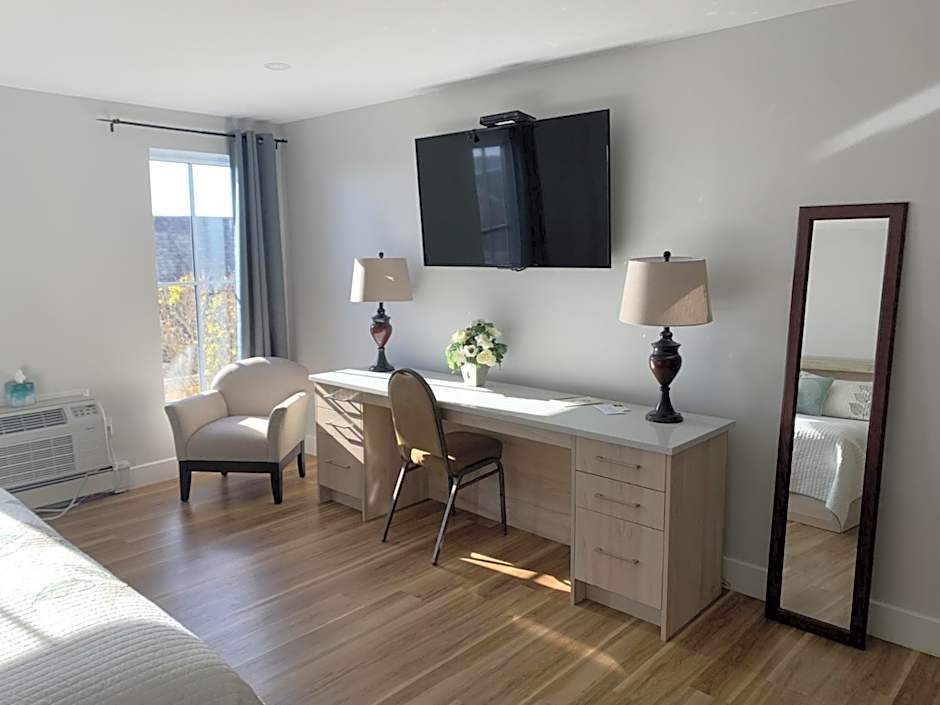 Lunenburg Arms Hotel