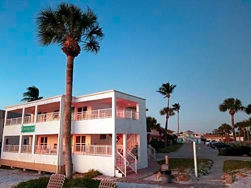 Carousel Beach Inn