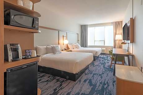 Guest room with 2 Queen, Mountain view