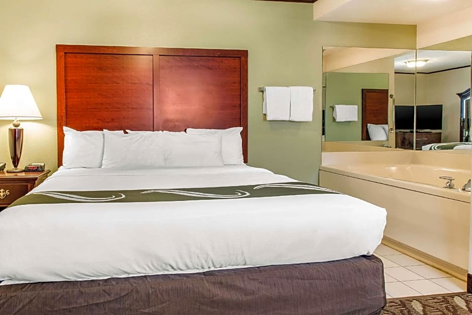 Quality Inn & Suites Zanesville City Center