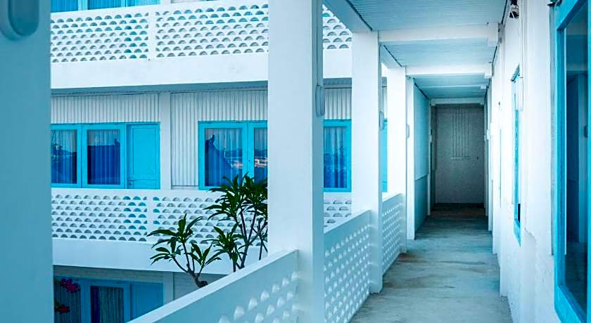 Paras Paros Marina Lodge