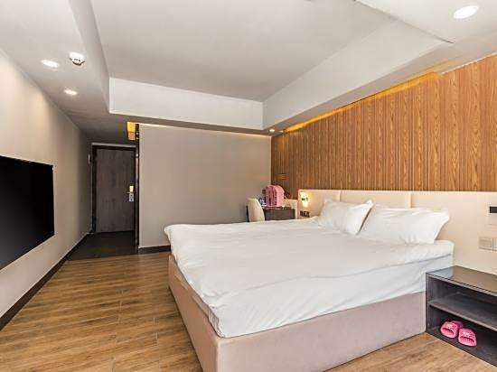Inhouse Apartment (Guangzhou Gangding Subway Station)