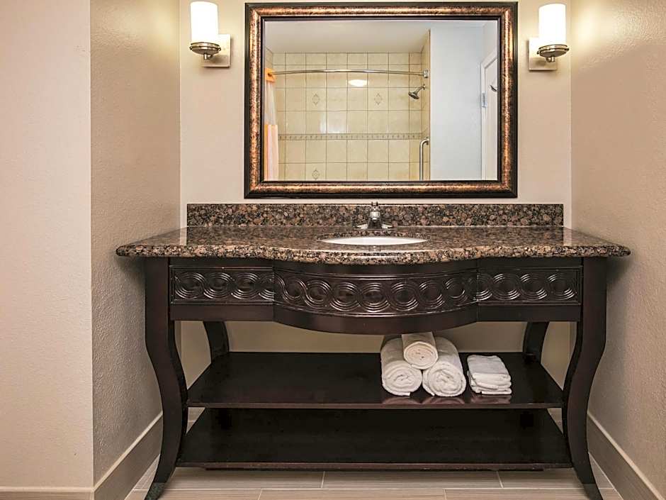 Baymont by Wyndham Dallas South-DeSoto – DeSoto, TX