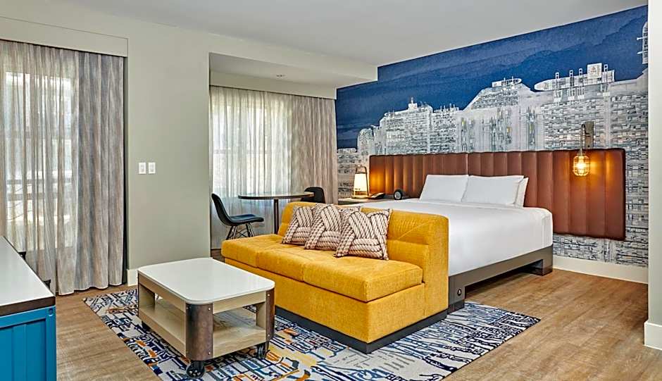 Photo 1 of 2 of 1 King Bed, Accessible, Bathtub