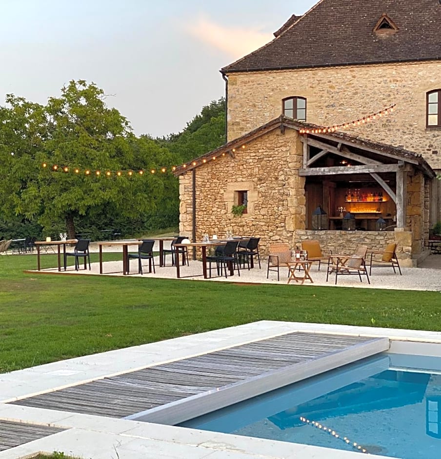 Domaine de Cazal - Chambres d'Hôtes avec piscine au c¿ur de 26 hectares de nature préservée