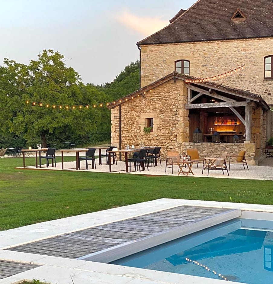 Domaine de Cazal - Chambres d'Hôtes avec piscine au cœur de 26 hectares de nature préservée