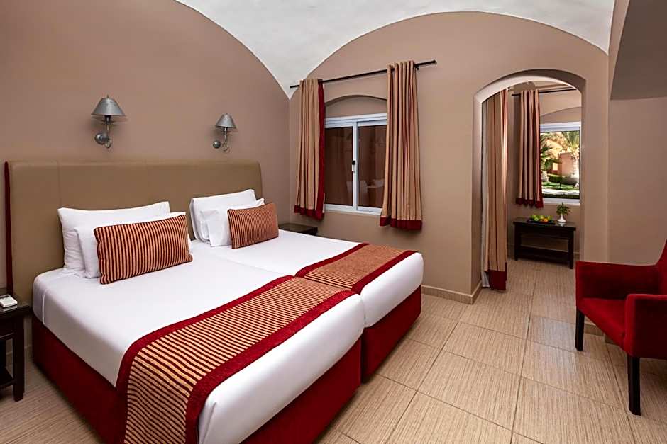 Photo 1 of 6 of Superior 1 Queen Bed or 1 Twin Bed, Garden View