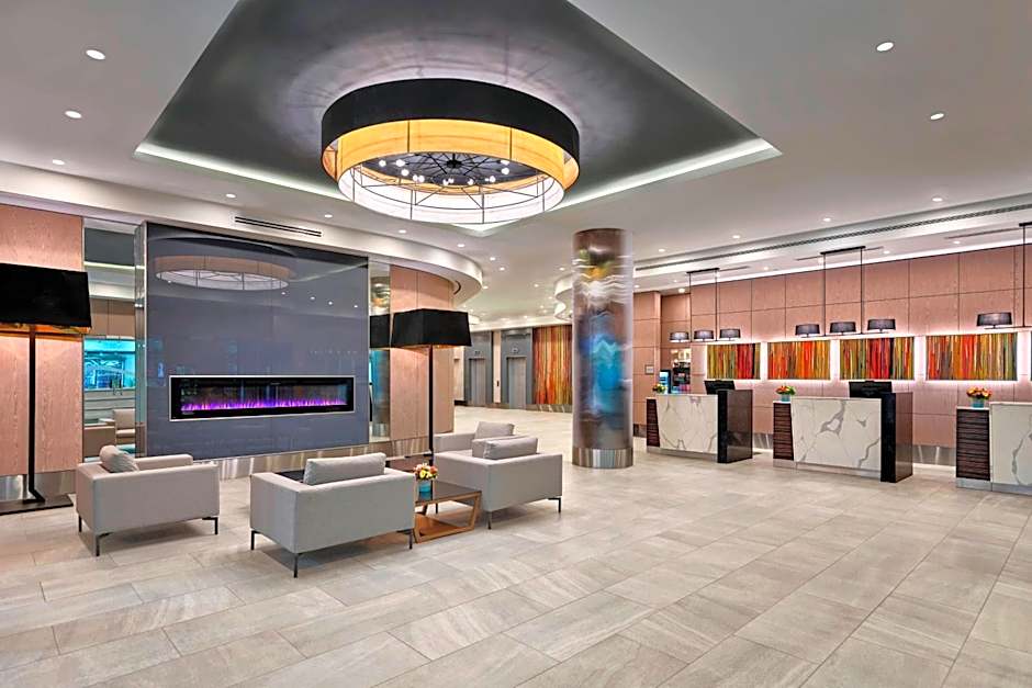 Delta Hotels by Marriott Edmonton Centre Suites