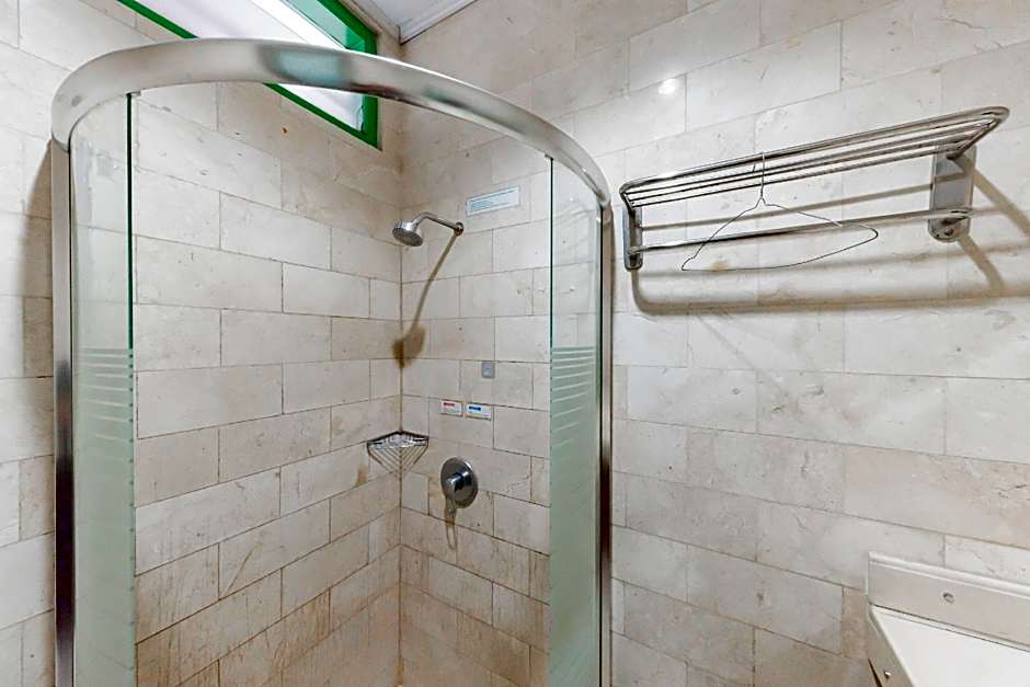 RedDoorz @ Jalan R.E. Martadinata Sukabumi