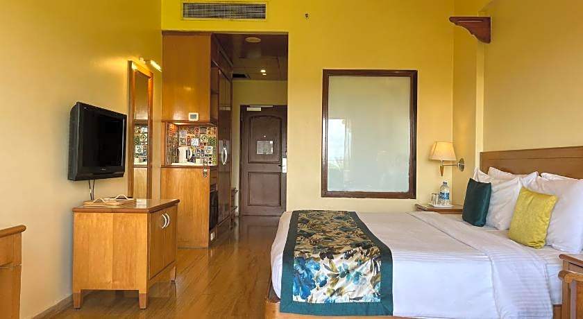 Acron Candolim Regina