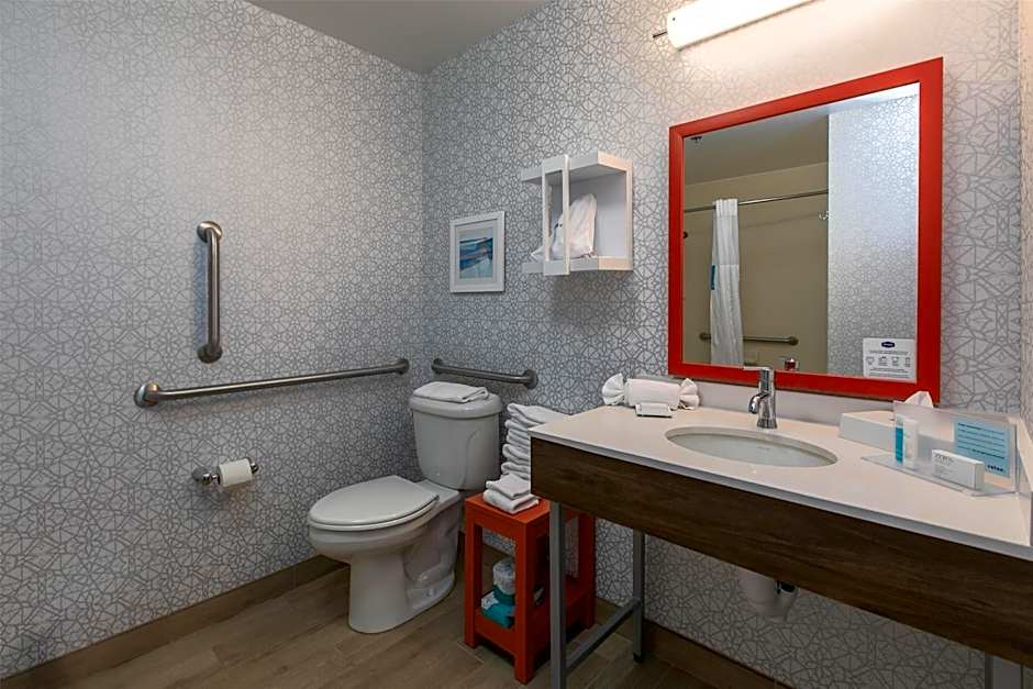 Hampton Inn By Hilton And Suites Wilder