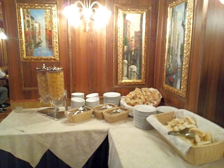 Hotel Diana