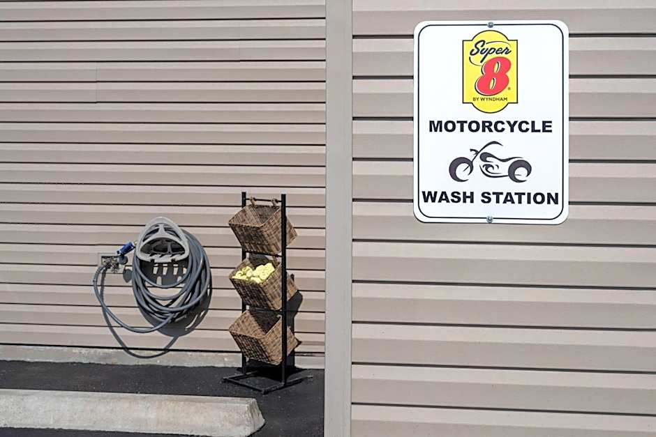 Super 8 by Wyndham Kalispell Glacier National Park