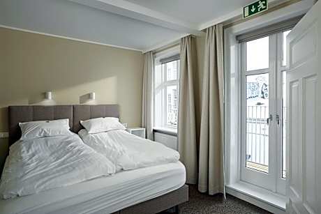 Penthouse Luxury Studio Apartment - Top Floor