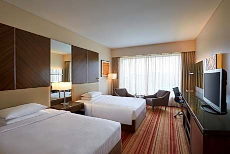 Deluxe Twin Room with City View - 15% off on Spa and 20% off on Laundry