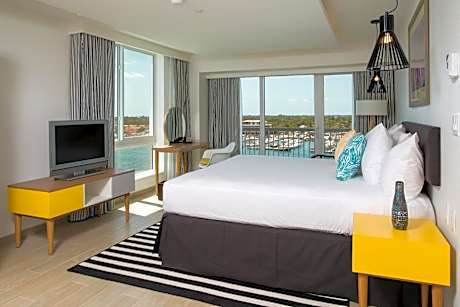 One Bedroom Harbor Front Suite King