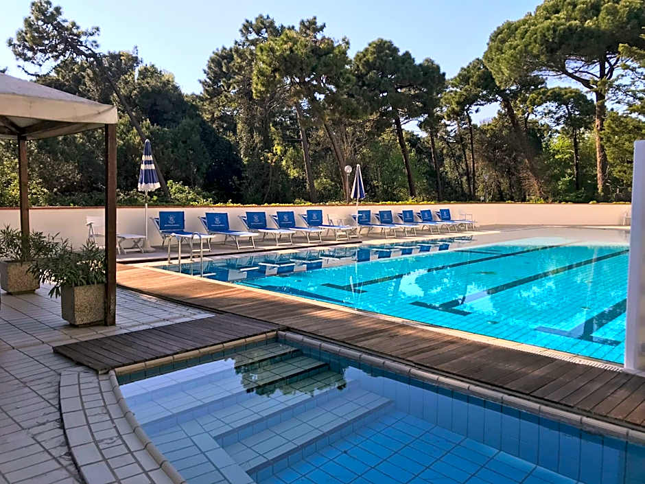 G&D Hotel Deanna Pool&Brunch