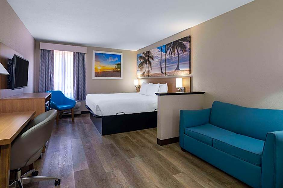 Days Inn & Suites by Wyndham Commerce