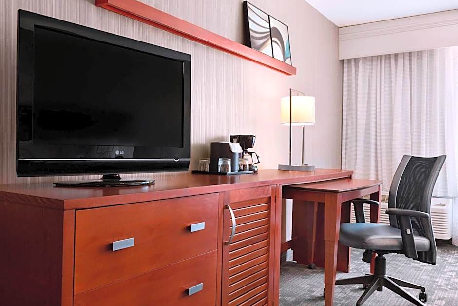 Courtyard by Marriott Springfield