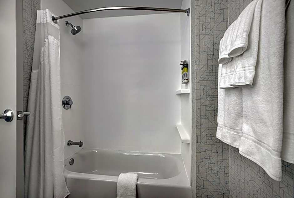 Holiday Inn Express Milwaukee Downtown By IHG