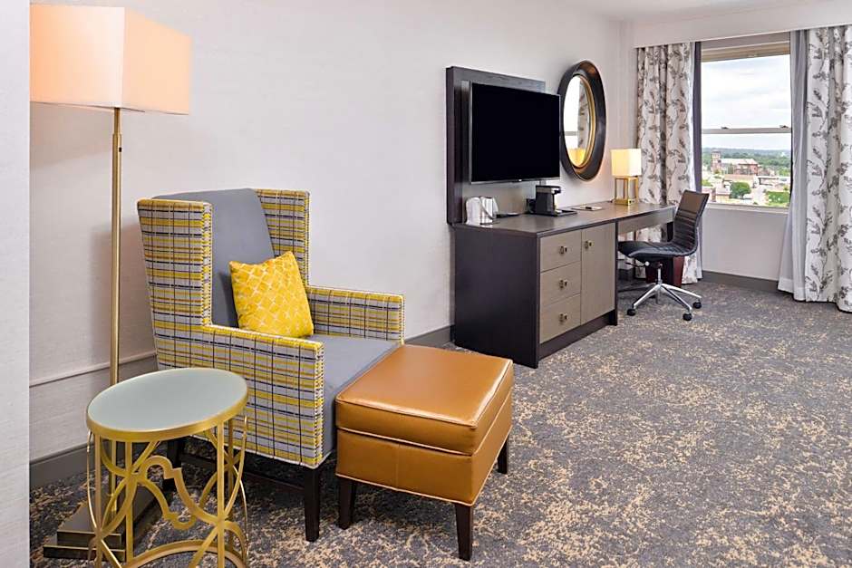 DoubleTree by Hilton Hotel Utica