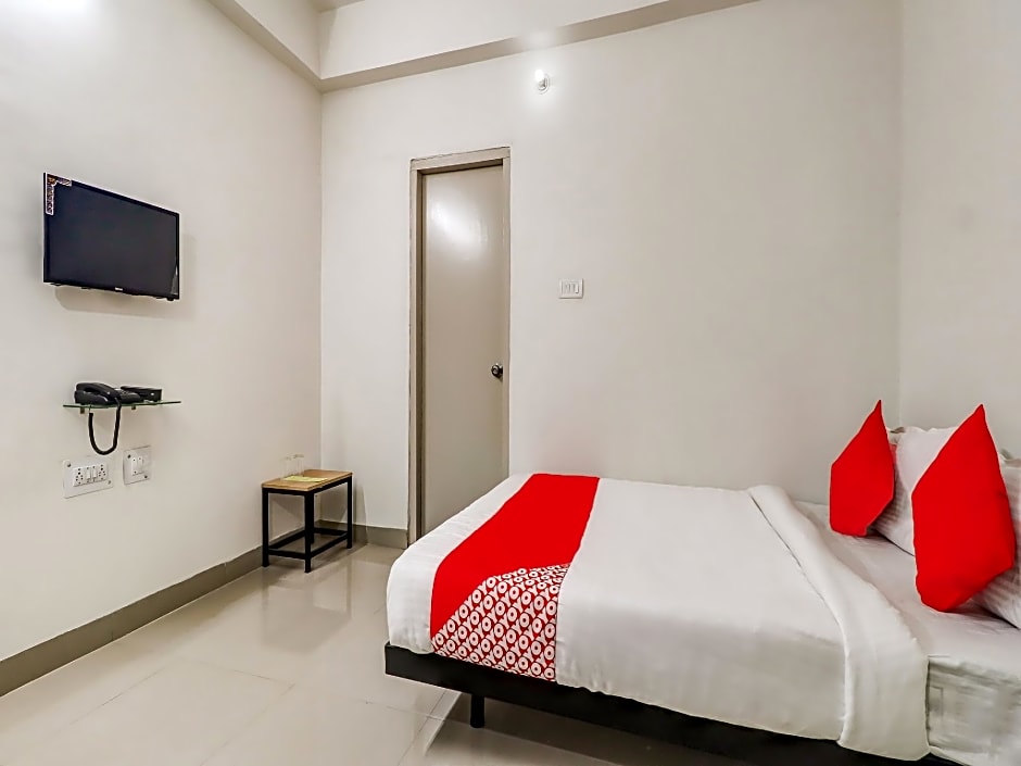 OYO 79480 Flagship HHH Skyline