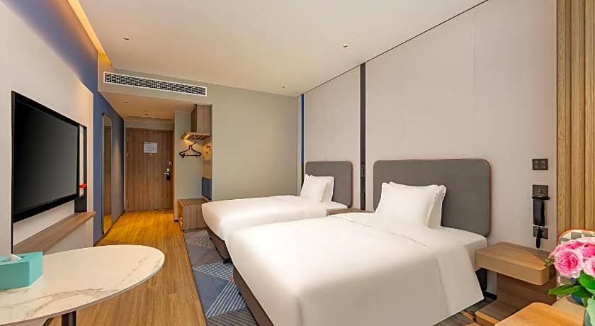 Holiday Inn Express Haimen City Center By IHG