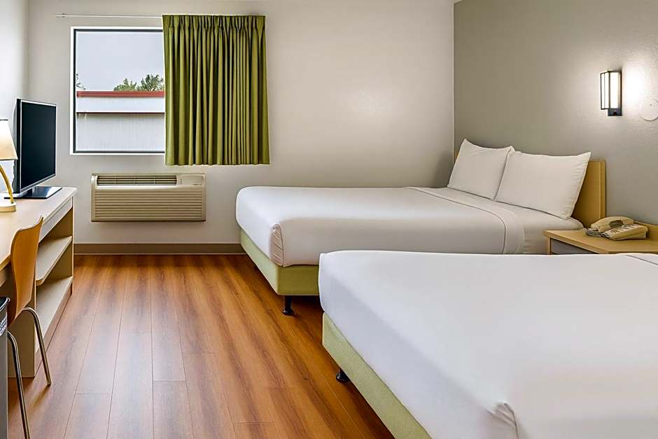 Motel 6 Ogden, UT- Downtown