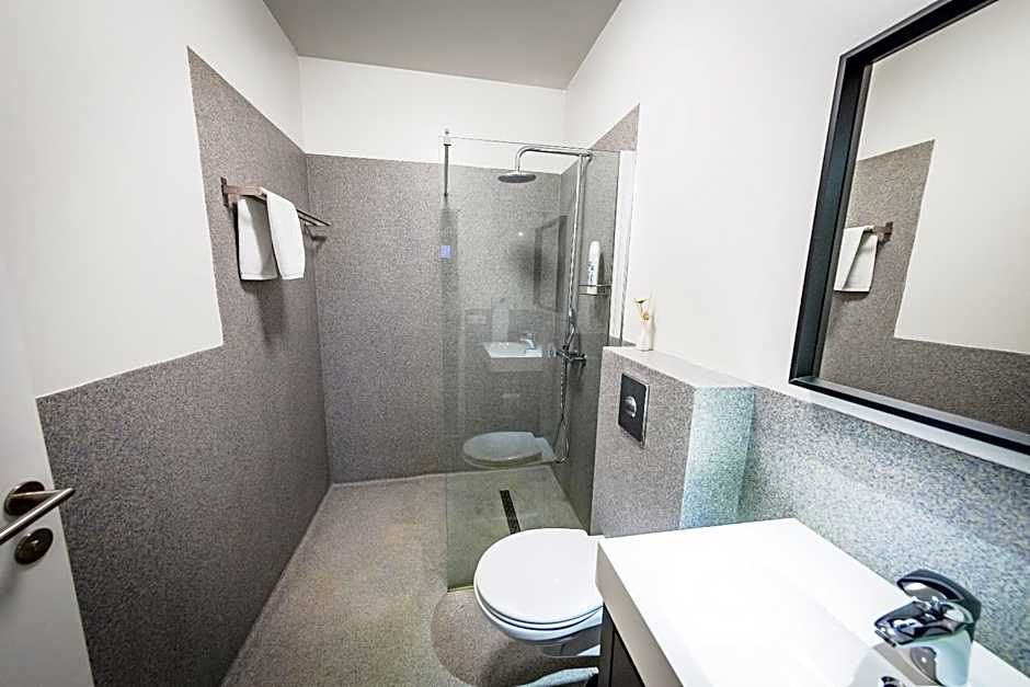 Bakki Apartments & Hostel