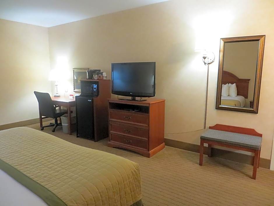 Photo 1 of 6 of Deluxe Studio 1 King Bed Suite