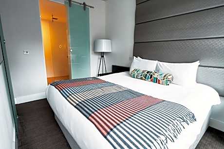Family Suite, 1 King Bed, Bunk Beds, Kitchenette