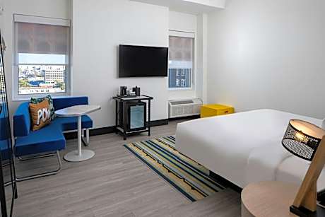 Aloft, Guest room, 1 King