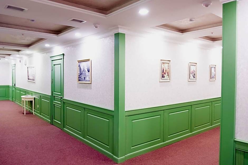 Grand Sapphire Hotel