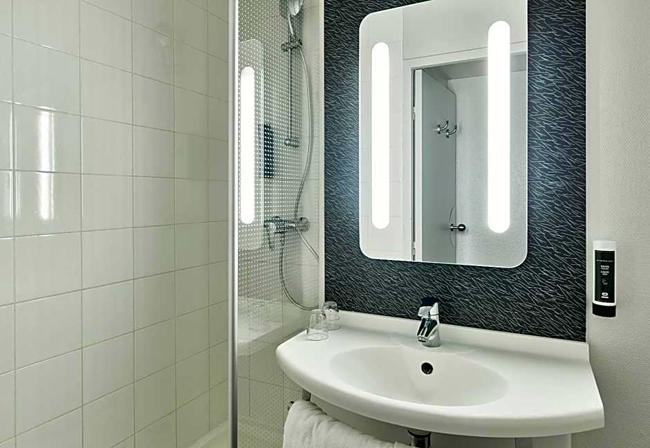 B&B HOTEL Paris Versailles