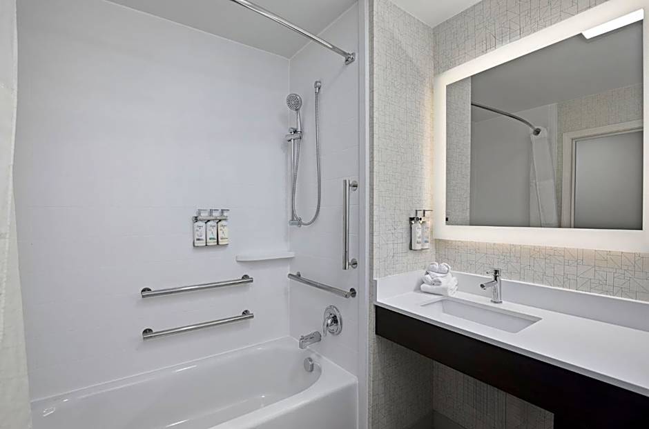 Holiday Inn Express & Suites Locust Grove By IHG