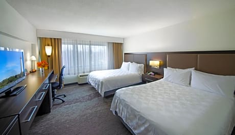 2 Queen Beds Standard