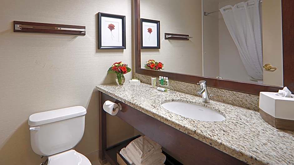 Best Western Premier Denham Inn & Suites