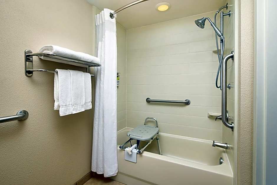 Holiday Inn Express & Suites Alpharetta By IHG