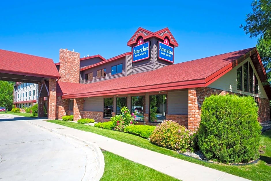 AmericInn by Wyndham Grand Forks