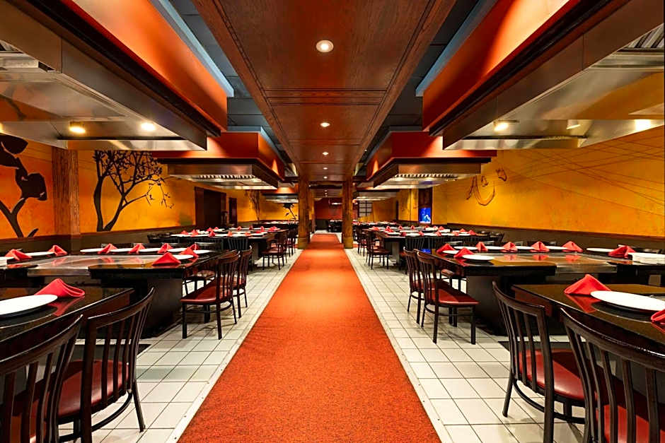 Wyndham Riverfront Hotel