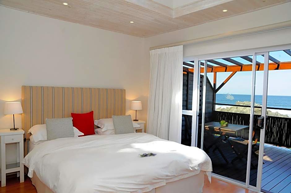 Singing Kettle Beach Lodge