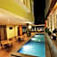 Pose In Hotel Solo