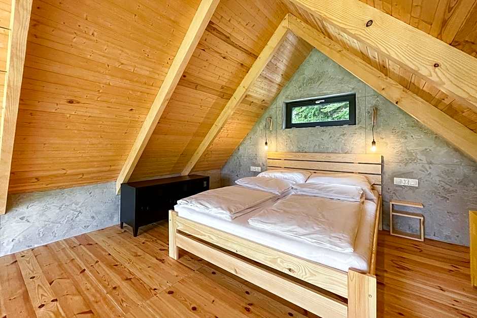 Stodoły Modyń - Domki w Beskidzie Wyspowym - staw kąpielowy, balia, sauna, grota solna - widok na góry