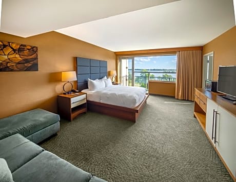 Superior King Room with Whirlpool and River View