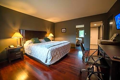 Photo 1 of 3 of Standard King Room