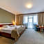 April hotel Panorama
