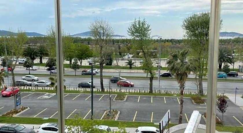 Yali Beach Houses – Istanbul, FL