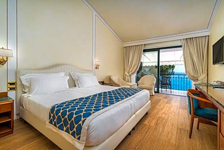 Deluxe Double or Twin Room with Lake View