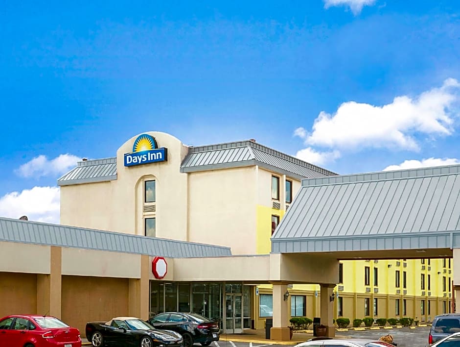 Clarion Inn & Suites Near Downtown