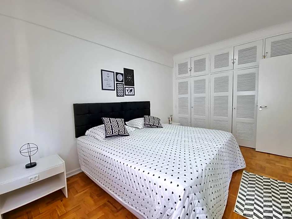 Apartamento Guarujá, Frente Mar, Pé na areia, moderno!!!